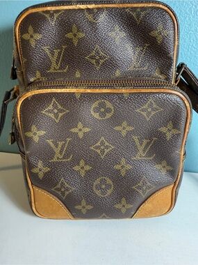 Authentic Vintage Louis Vuitton Monogram Amazone Crossbody Bag W/Original Strap